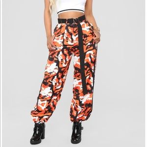 Fashion Nova XS Orange Camo Cargo Pants